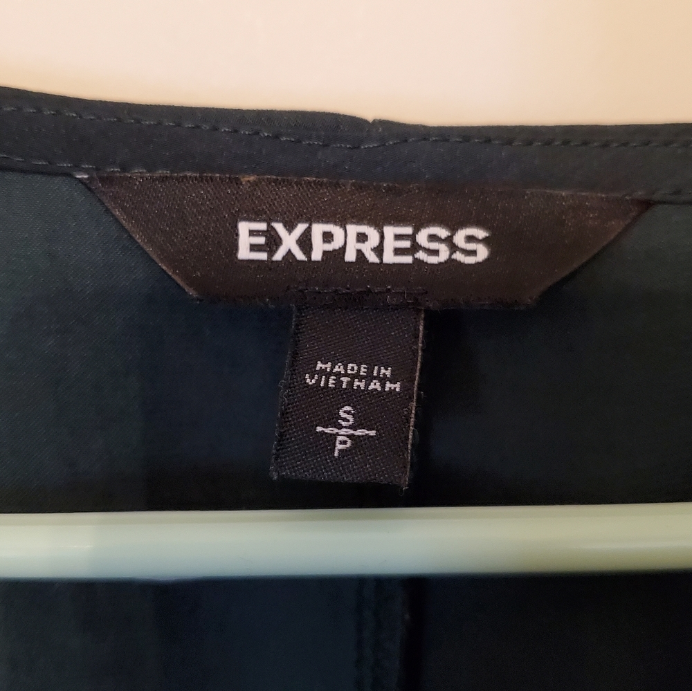 Express dress - Picture 3 of 3